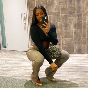 Meet your Posher, Raquel